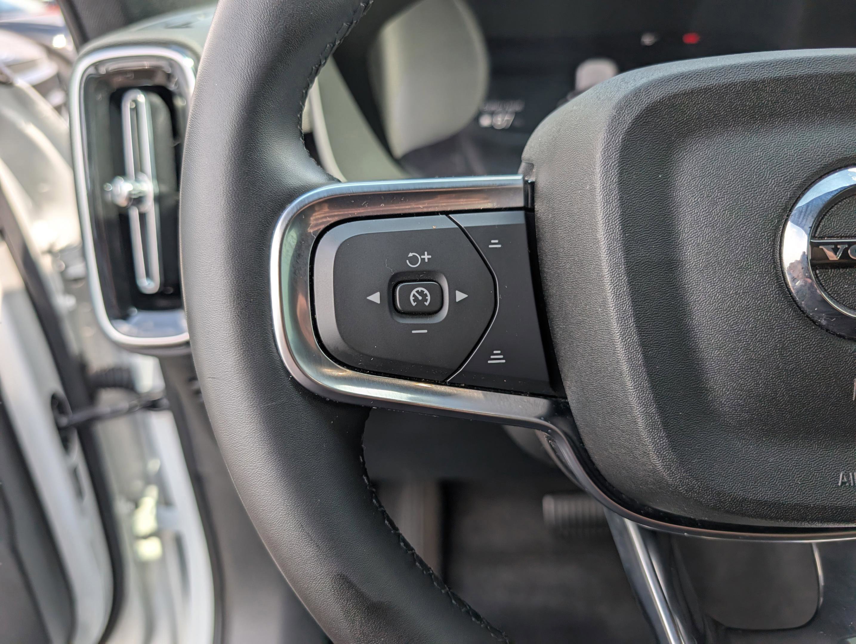 Used 2023 Volvo XC40 Recharge Ultimate w/ Protection Package Premier image 26