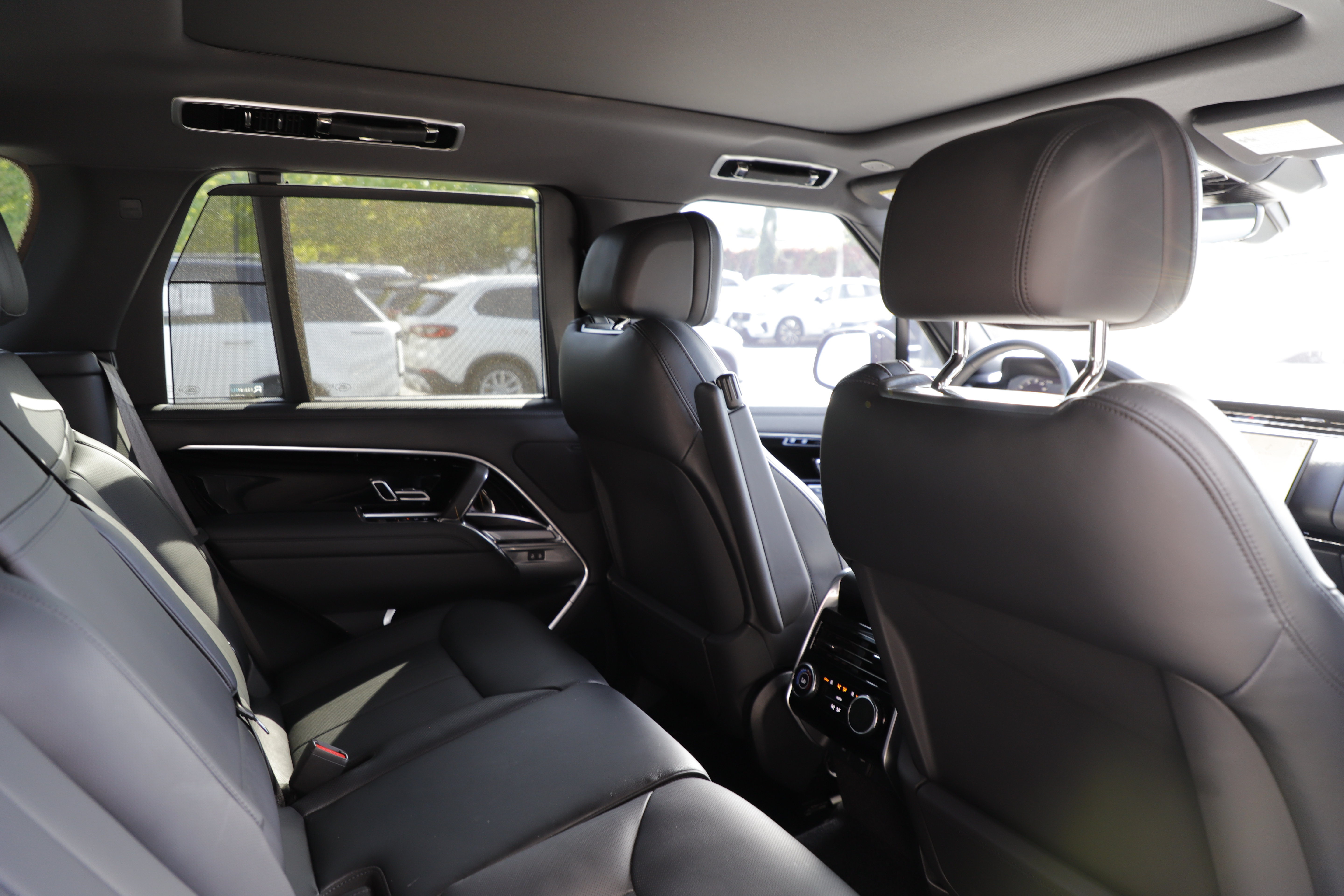 Certified 2023 Land Rover Range Rover SE AWD/4WD image 11