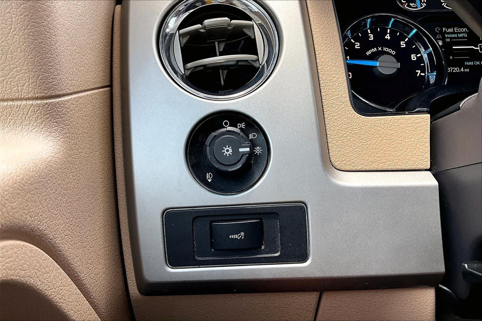 Used 2014 Ford F150 Lariat w/ Equipment Group 502A Luxury RWD image 31
