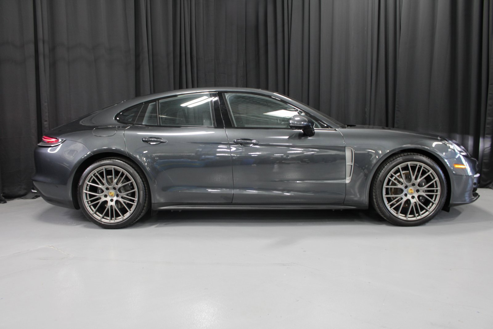 Certified 2023 Porsche Panamera 4 Platinum Edition w/ Assistance Package image 8