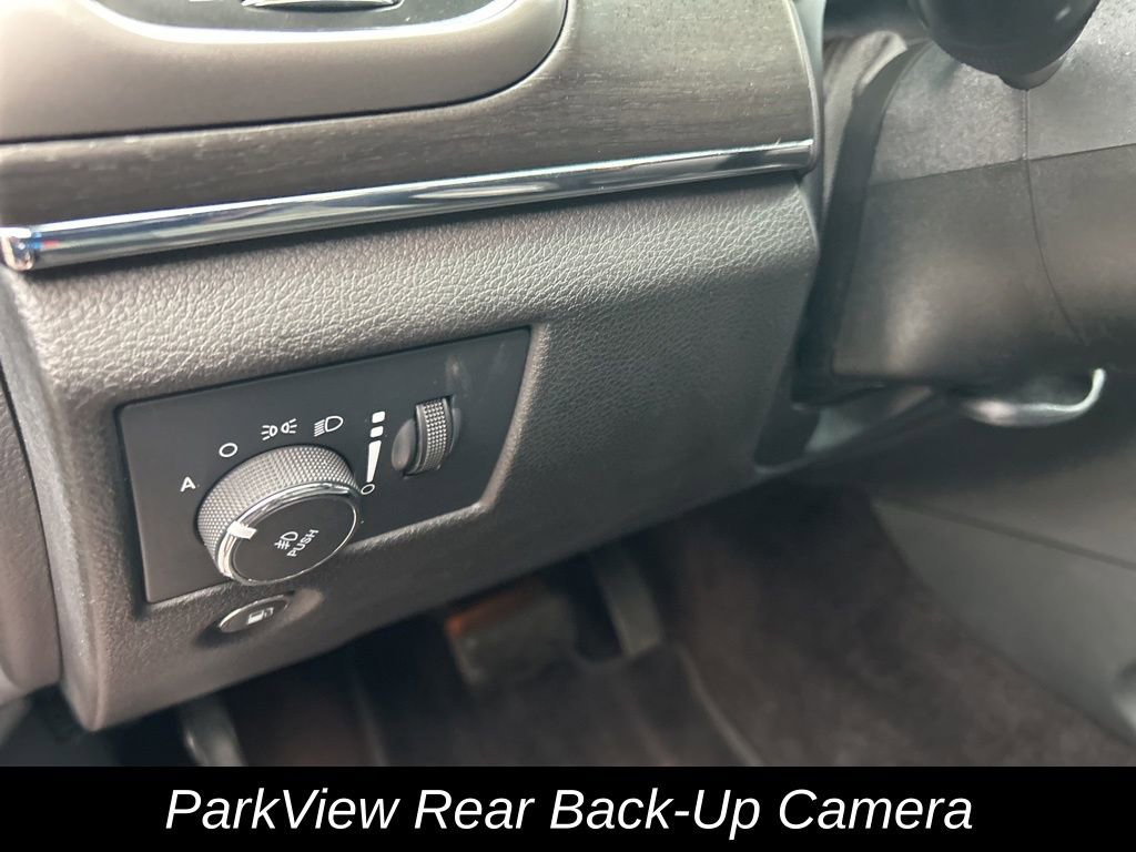 Used 2018 Jeep Grand Cherokee Limited image 18