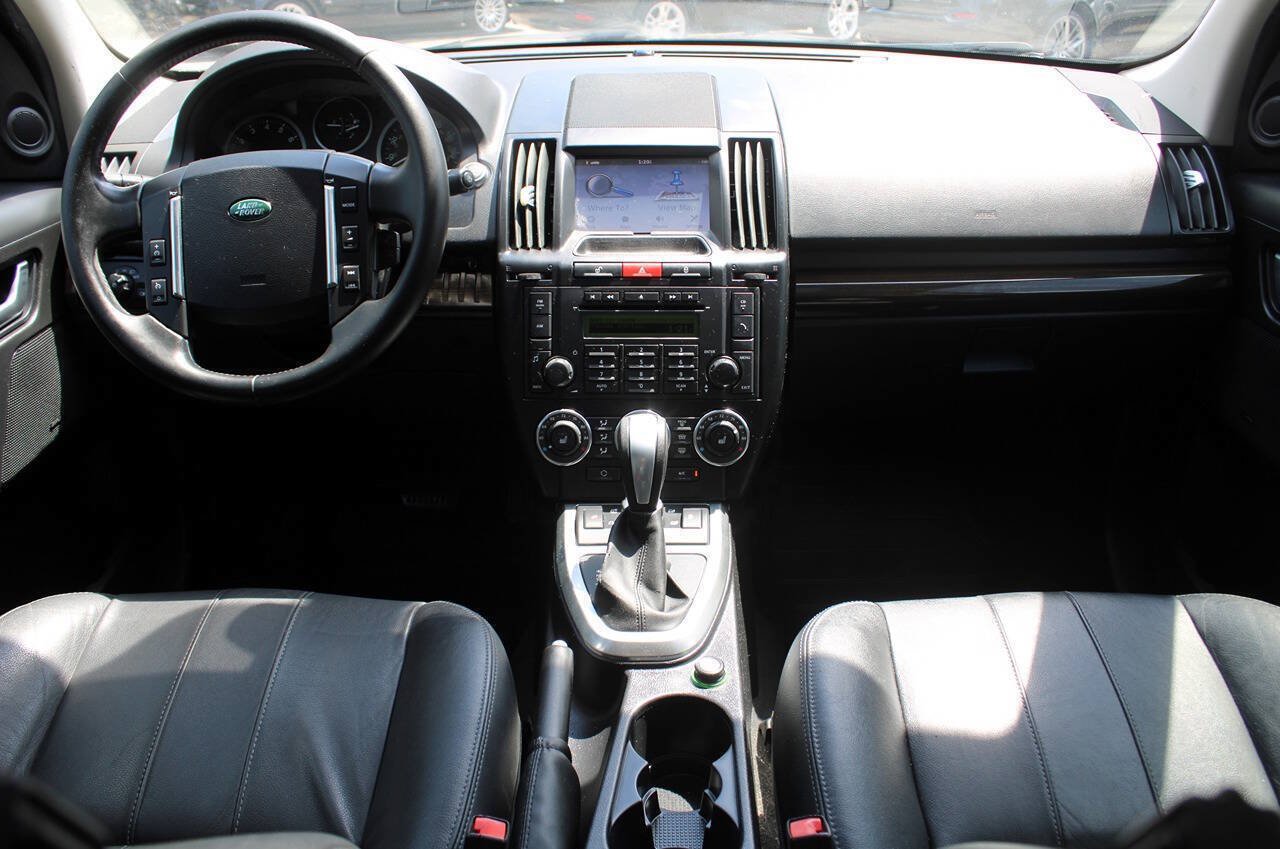 Used 2011 Land Rover LR2 HSE AWD/4WD image 12