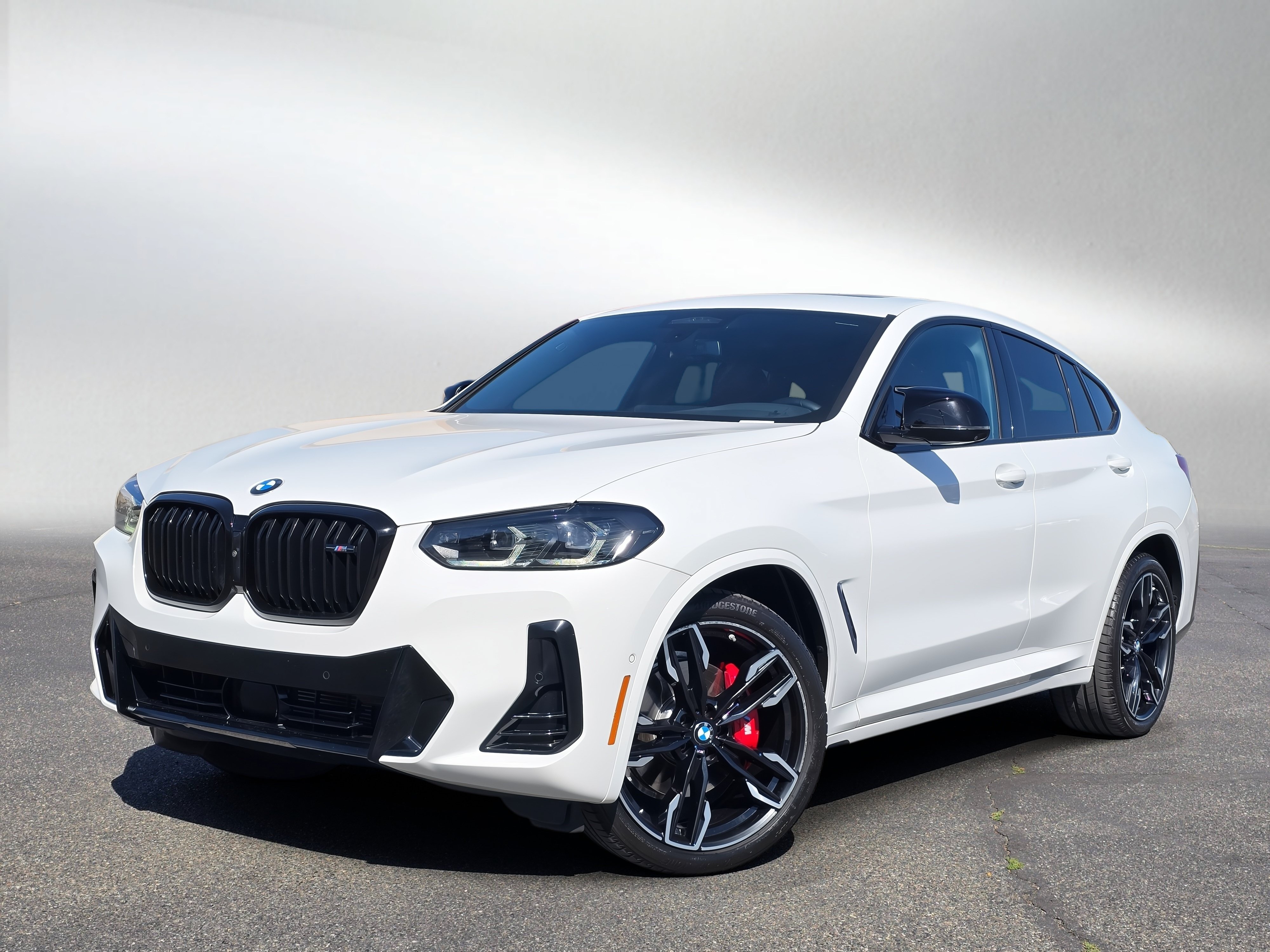 Used 2022 BMW X4 M40i AWD/4WD image 1