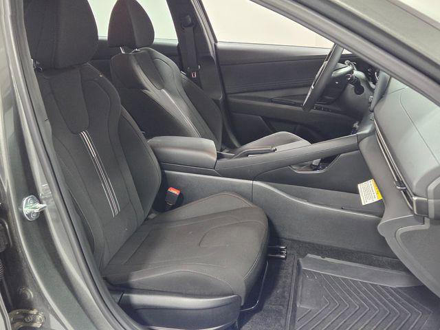 New 2025 Hyundai Elantra Sport FWD image 15