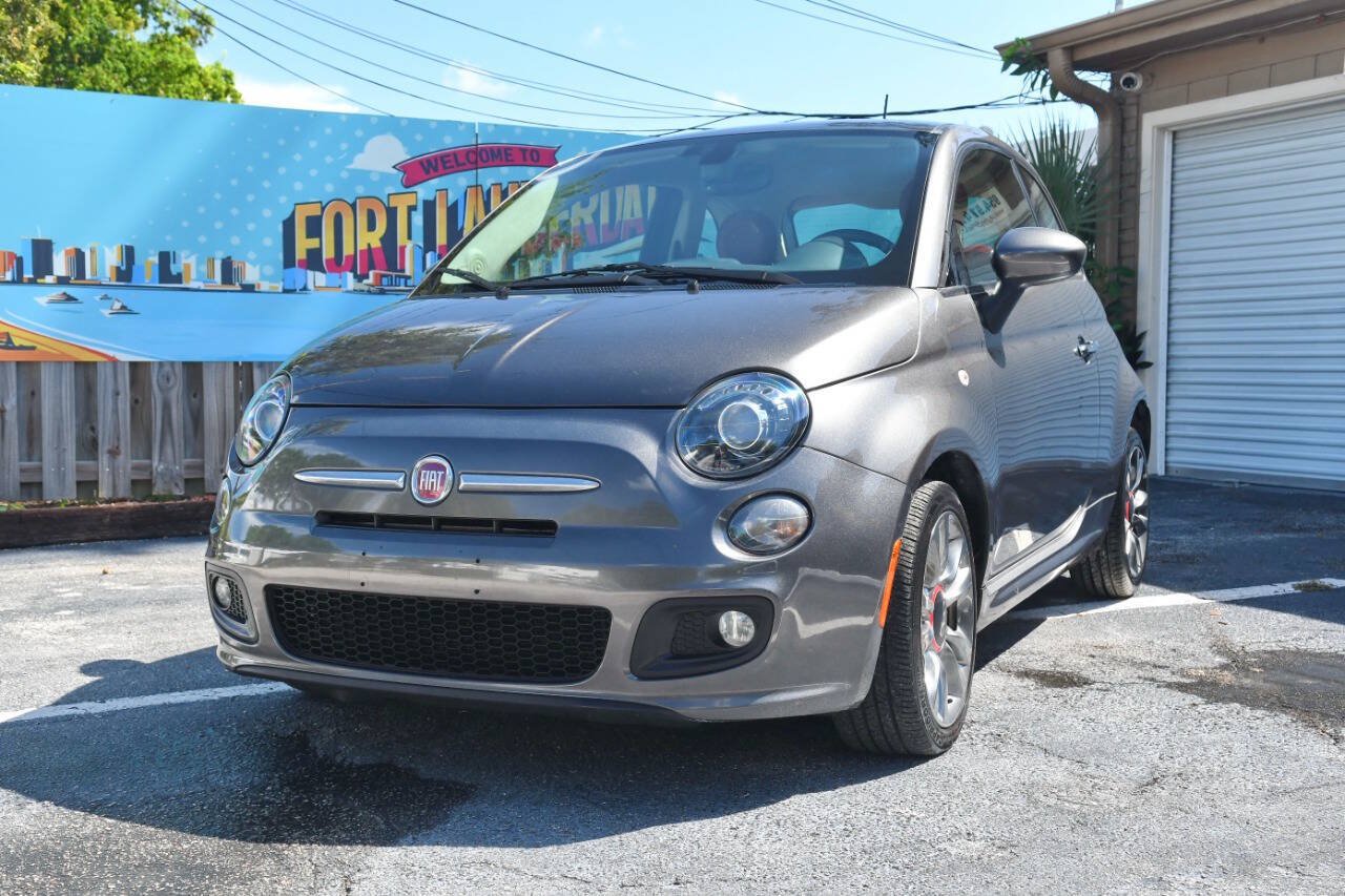 Used 2017 FIAT 500 Pop w/ Sport Appearance Package FWD image 1