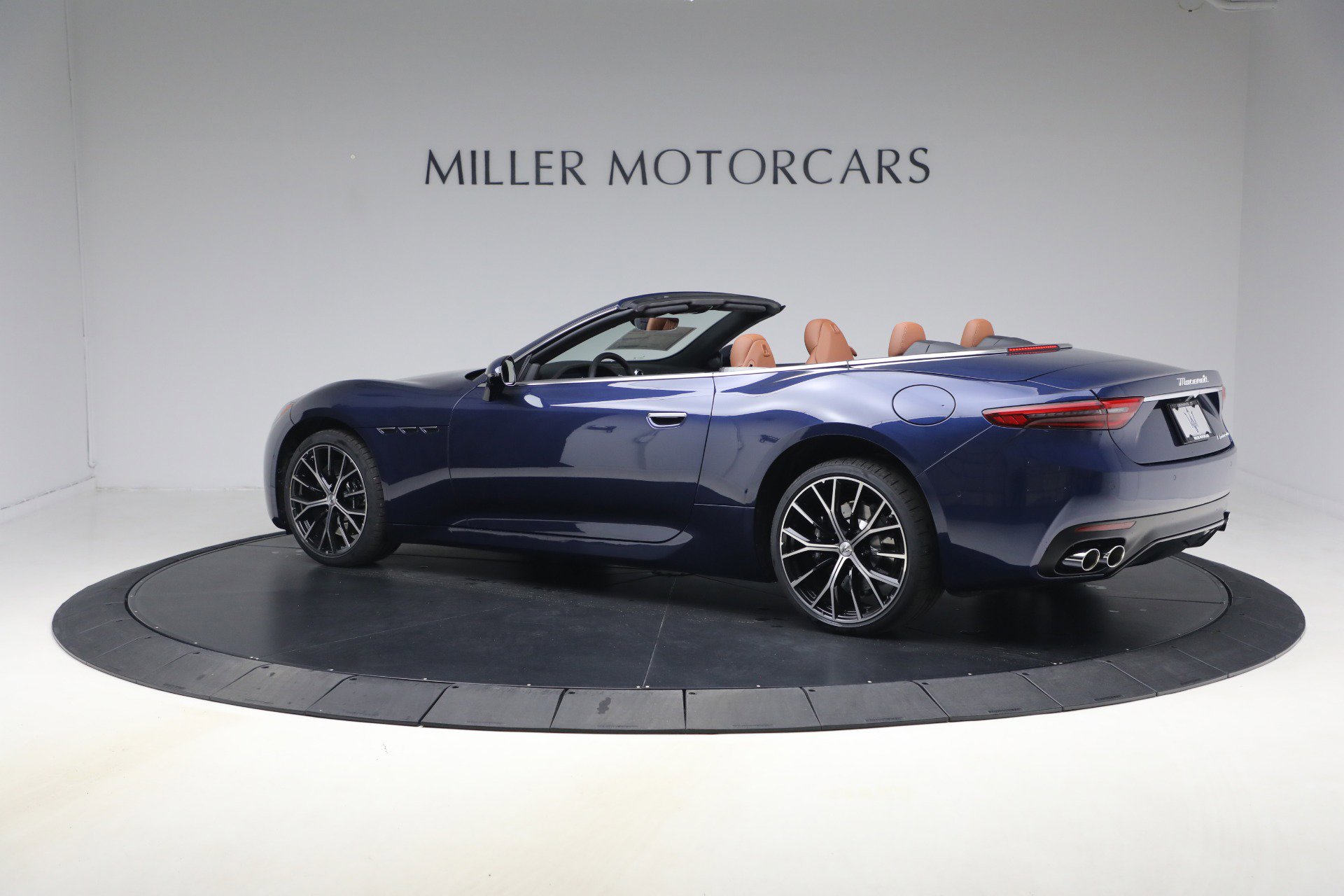 New 2026 Maserati GranCabrio Modena image 3