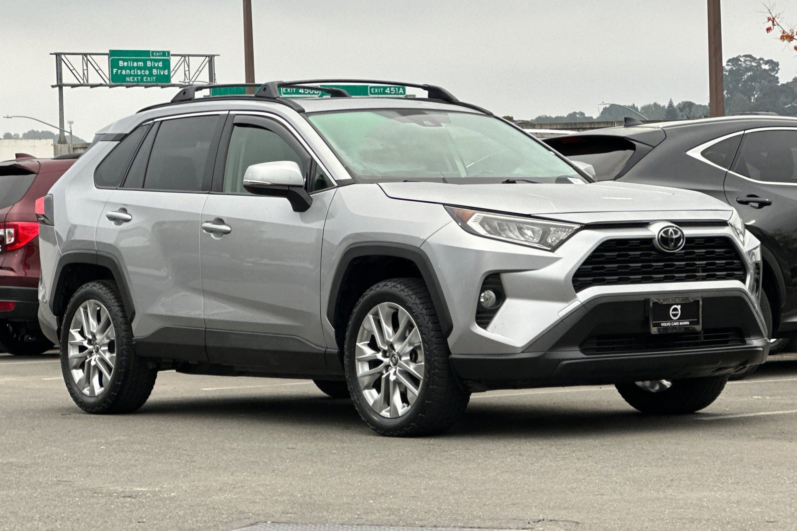 Used 2019 Toyota RAV4 XLE Premium image 9