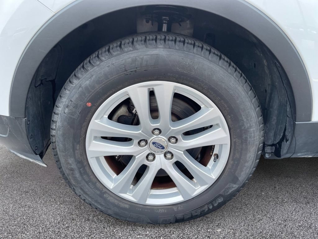 Used 2018 Ford Explorer XLT AWD/4WD image 12