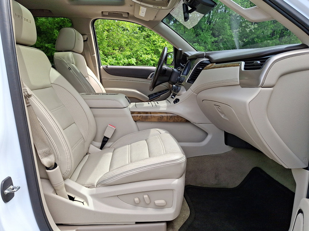 Used 2017 GMC Yukon Denali AWD/4WD image 11