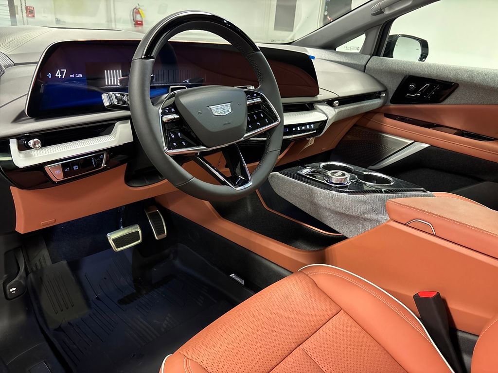 New 2026 Cadillac Optiq Luxury 2 w/ LPO, Floor Liner Package image 27