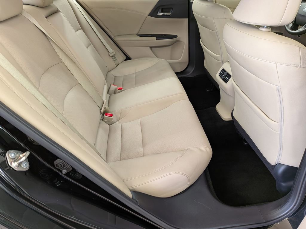 Used 2017 Honda Accord EX-L image 32