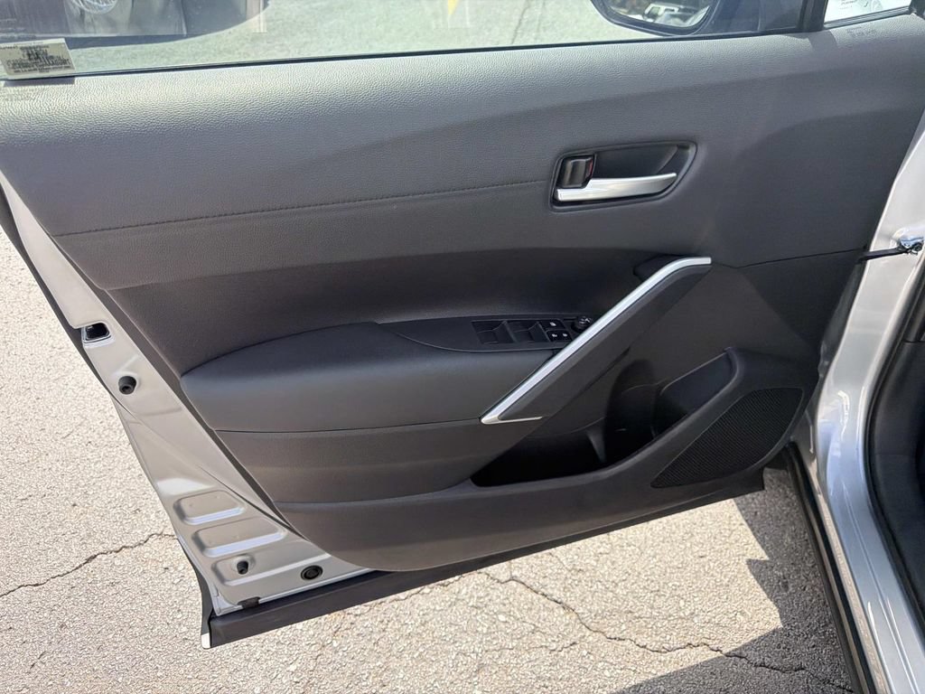Used 2023 Toyota Corolla Cross XLE w/ Convenience Package FWD image 19