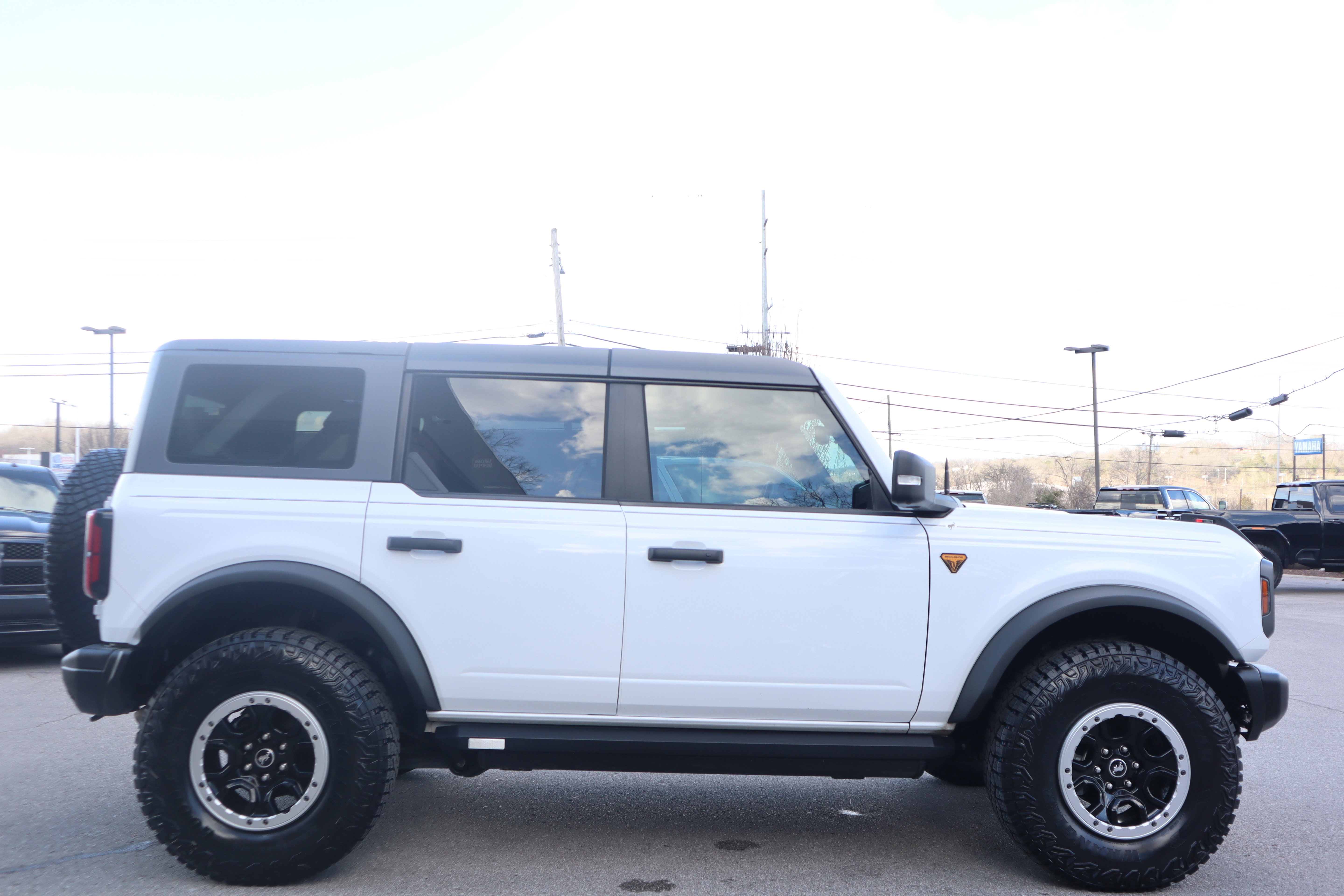 Used 2023 Ford Bronco Badlands image 6