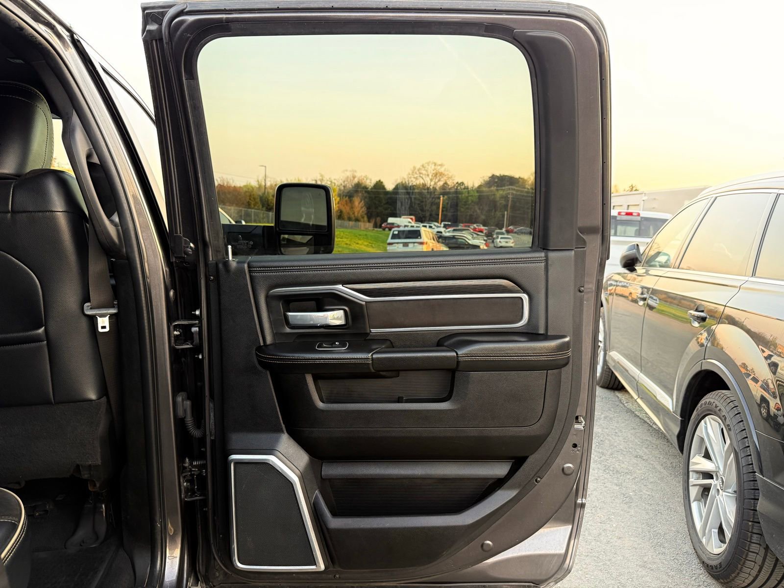 Used 2023 RAM 3500 Laramie image 33