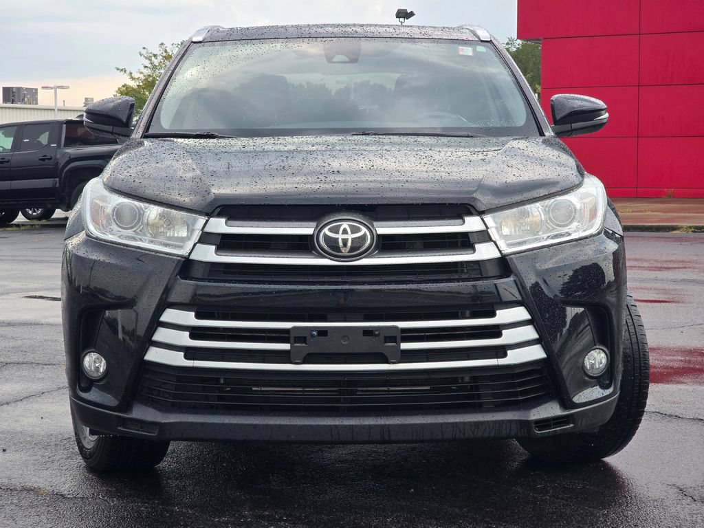 Used 2019 Toyota Highlander XLE FWD image 12