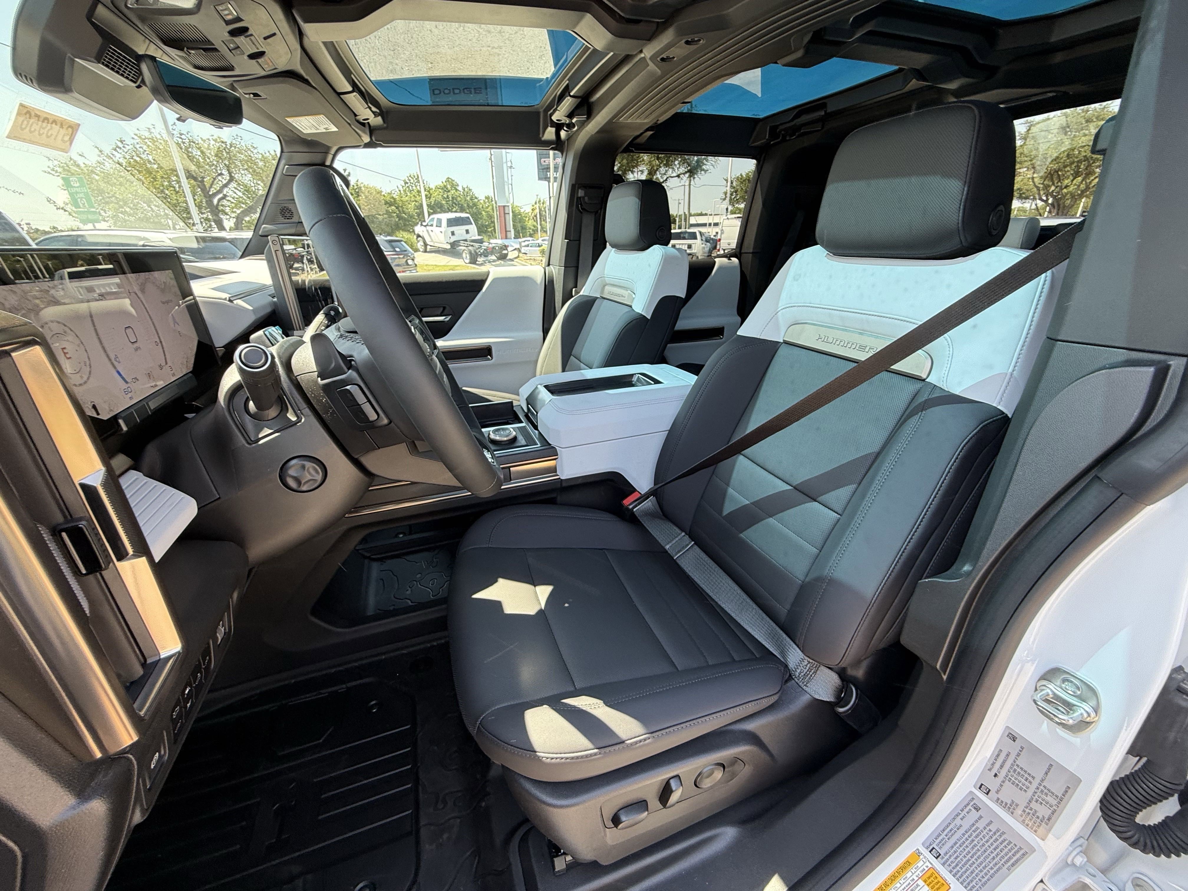 New 2025 GMC Hummer EV 2X w/ LPO, Illumination Package image 17