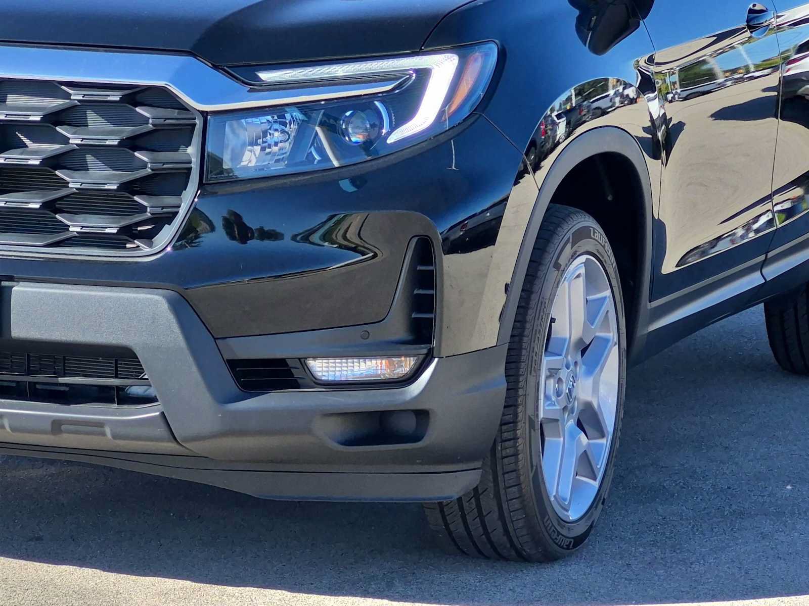 Certified 2025 Honda Passport EX-L image 11