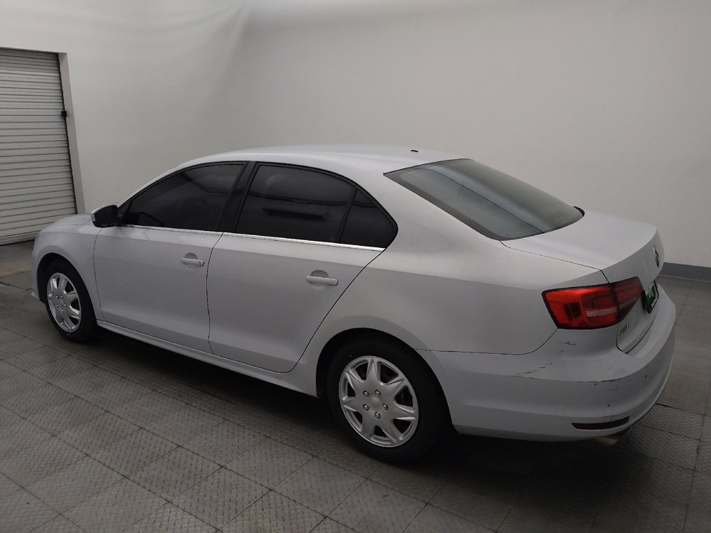 Used 2017 Volkswagen Jetta S image 3