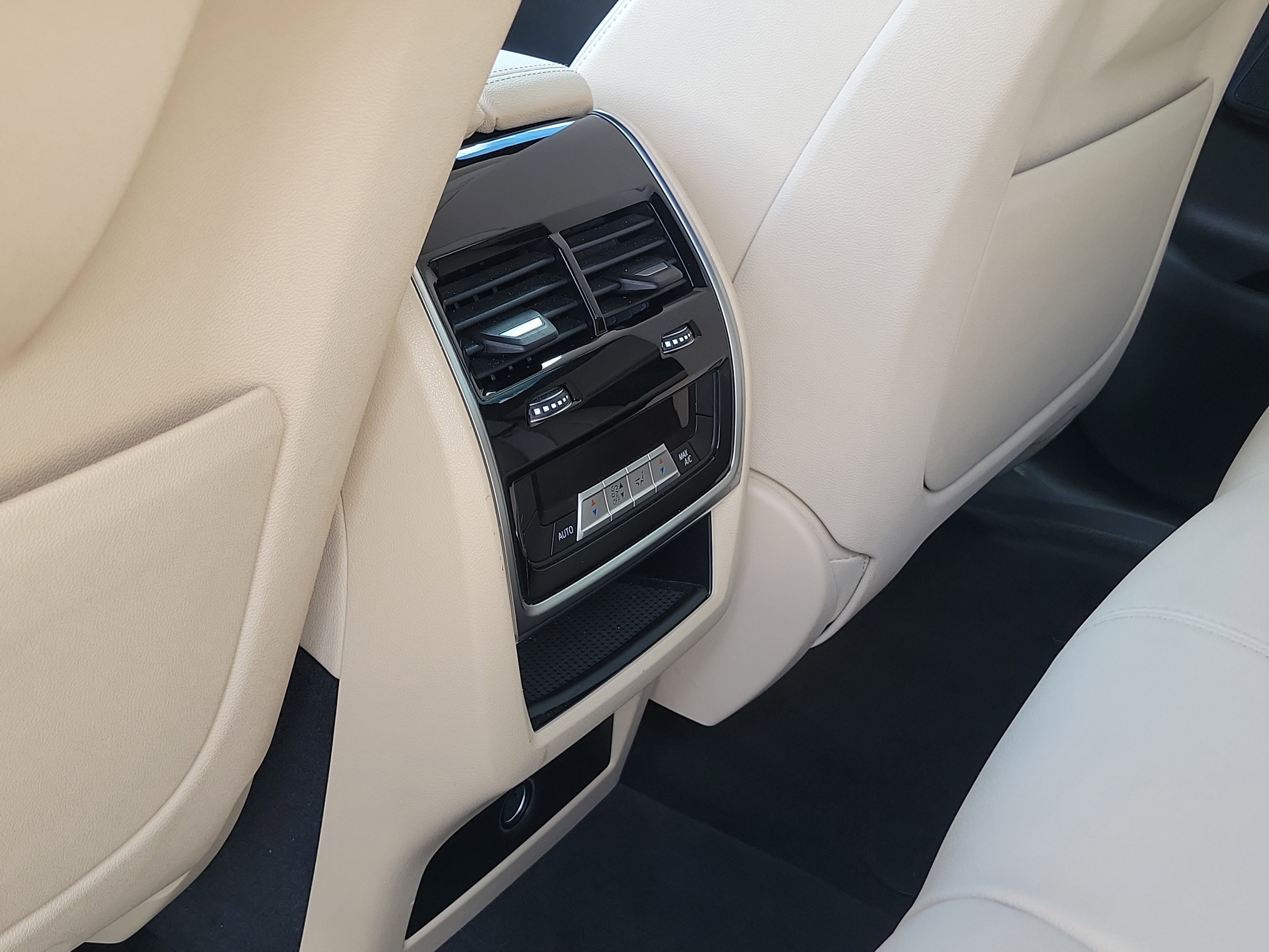 Used 2020 BMW X5 sDrive40i w/ Convenience Package image 17