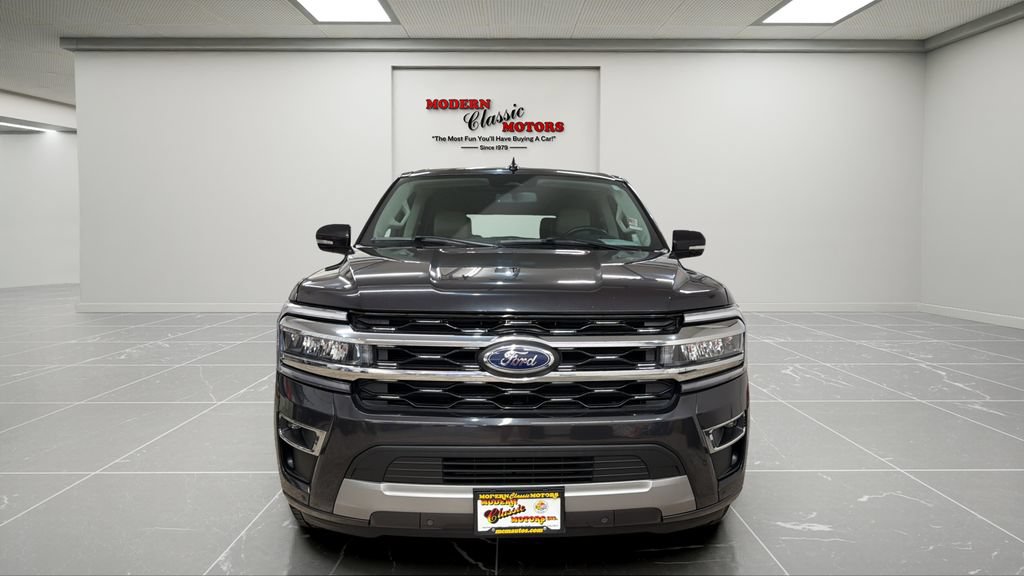 Used 2024 Ford Expedition Limited AWD/4WD image 2