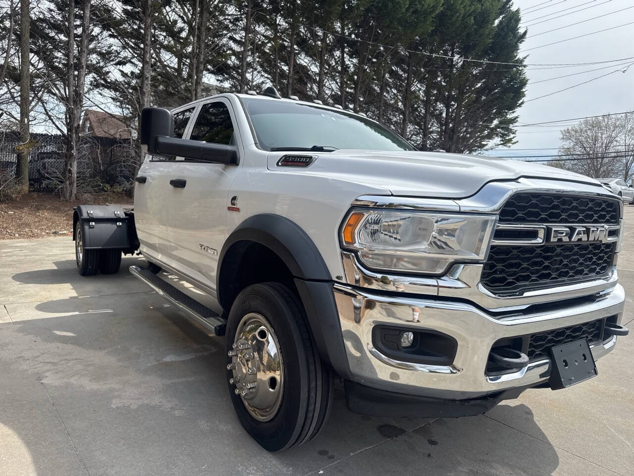 Used 2020 RAM 5500 Tradesman w/ Chrome Appearance Group AWD/4WD image 4