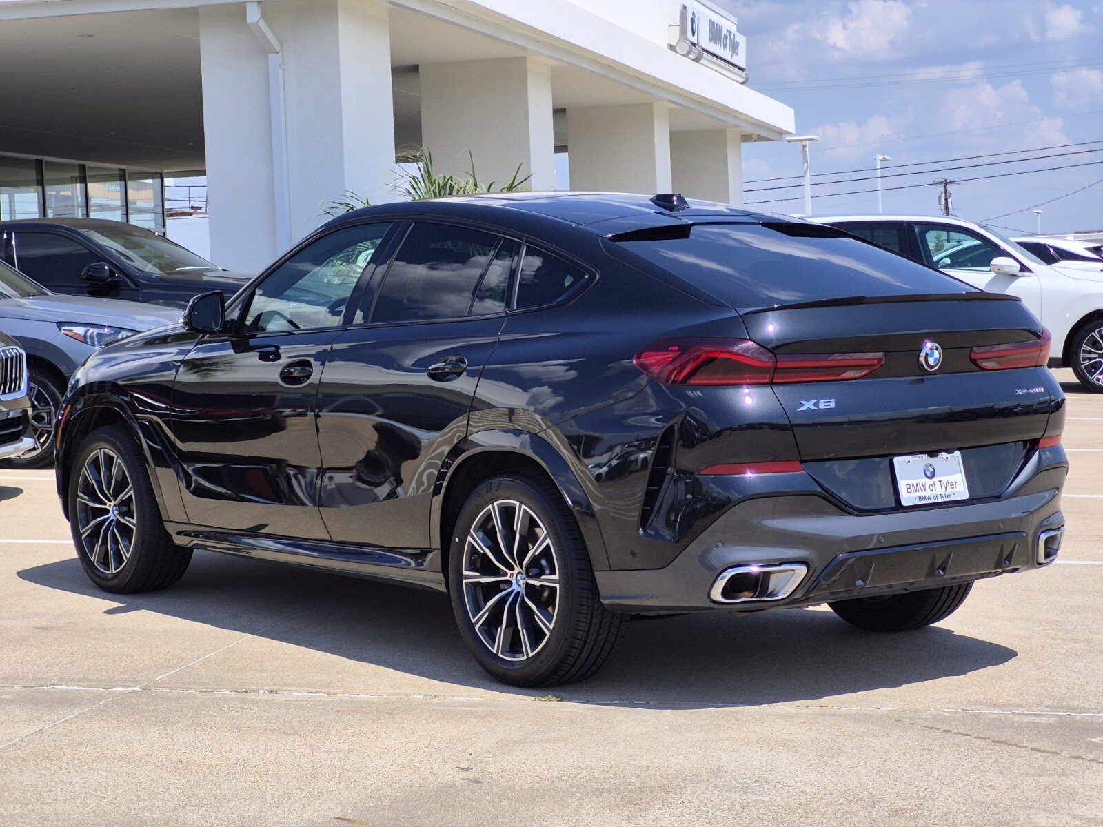 Certified 2026 BMW X6 xDrive40i AWD/4WD image 4