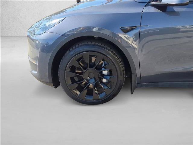 Used 2022 Tesla Model Y Long Range AWD/4WD image 25