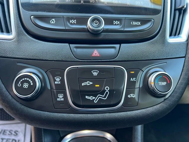 Used 2018 Chevrolet Malibu LT FWD image 28