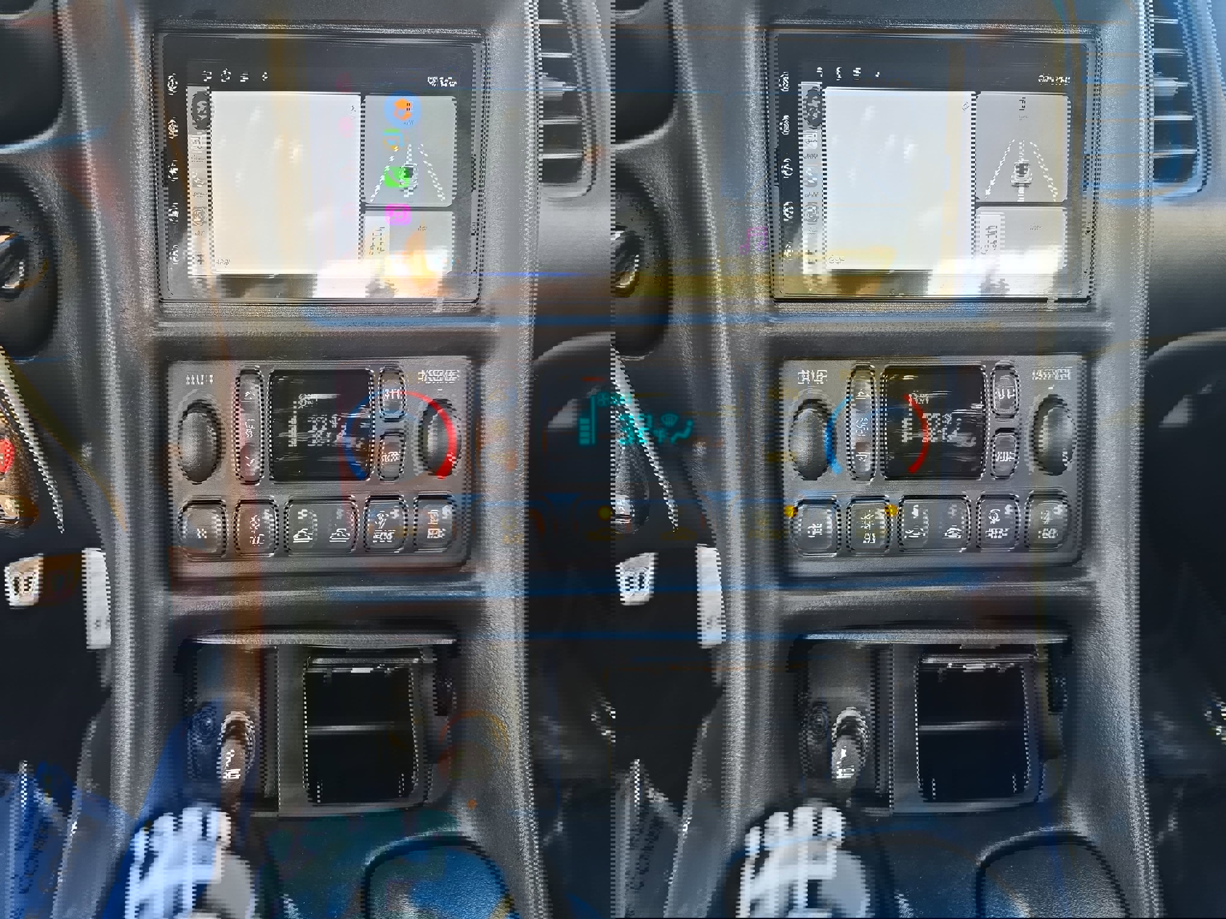 Used 2004 Chevrolet Corvette Convertible w/ Preferred Equipment Group image 23