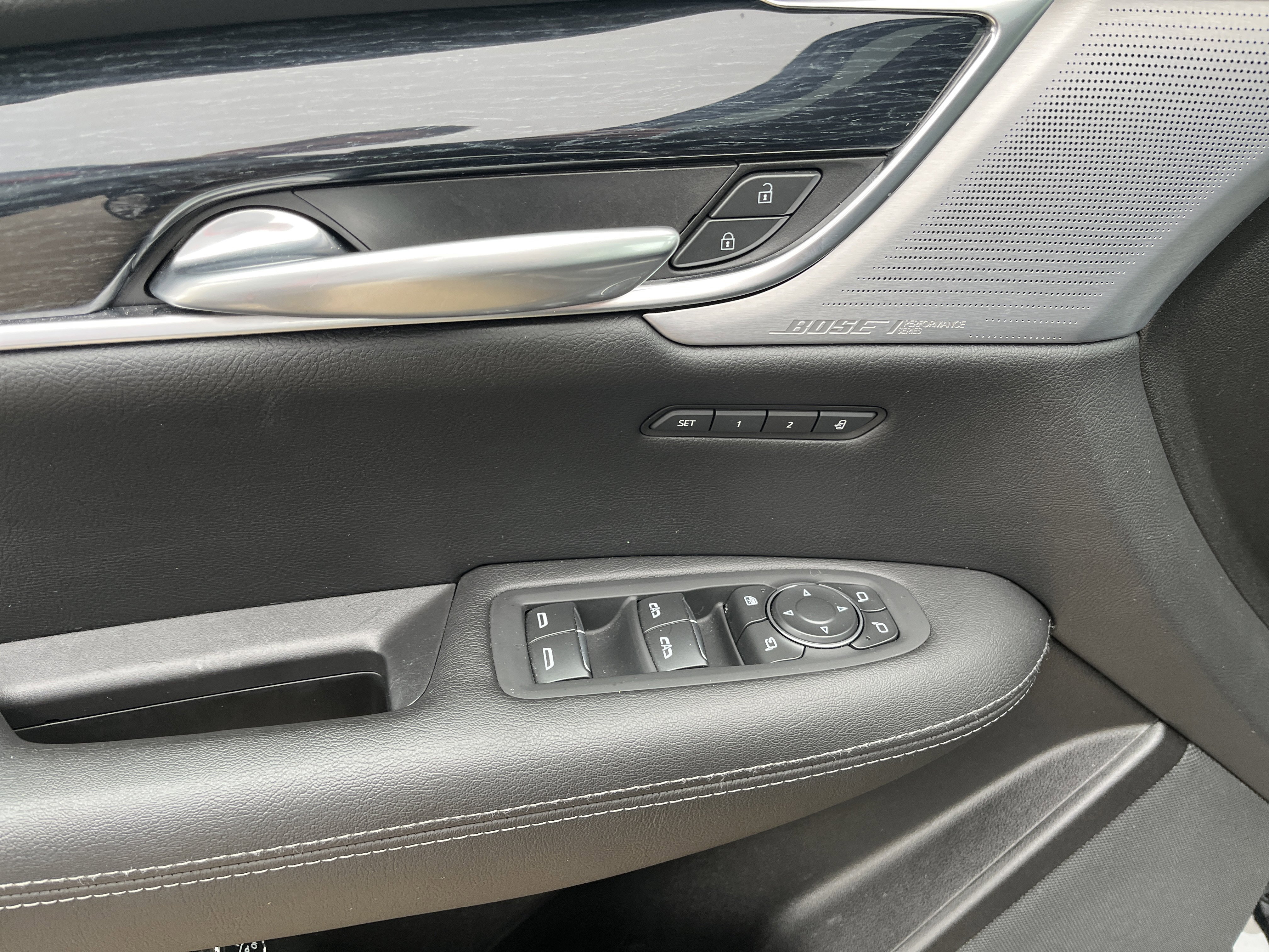 Used 2025 Cadillac XT5 Premium Luxury image 13