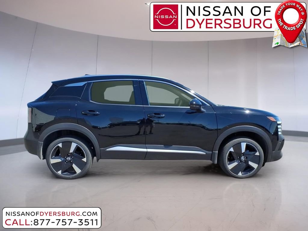 Used 2025 Nissan Kicks SR image 2