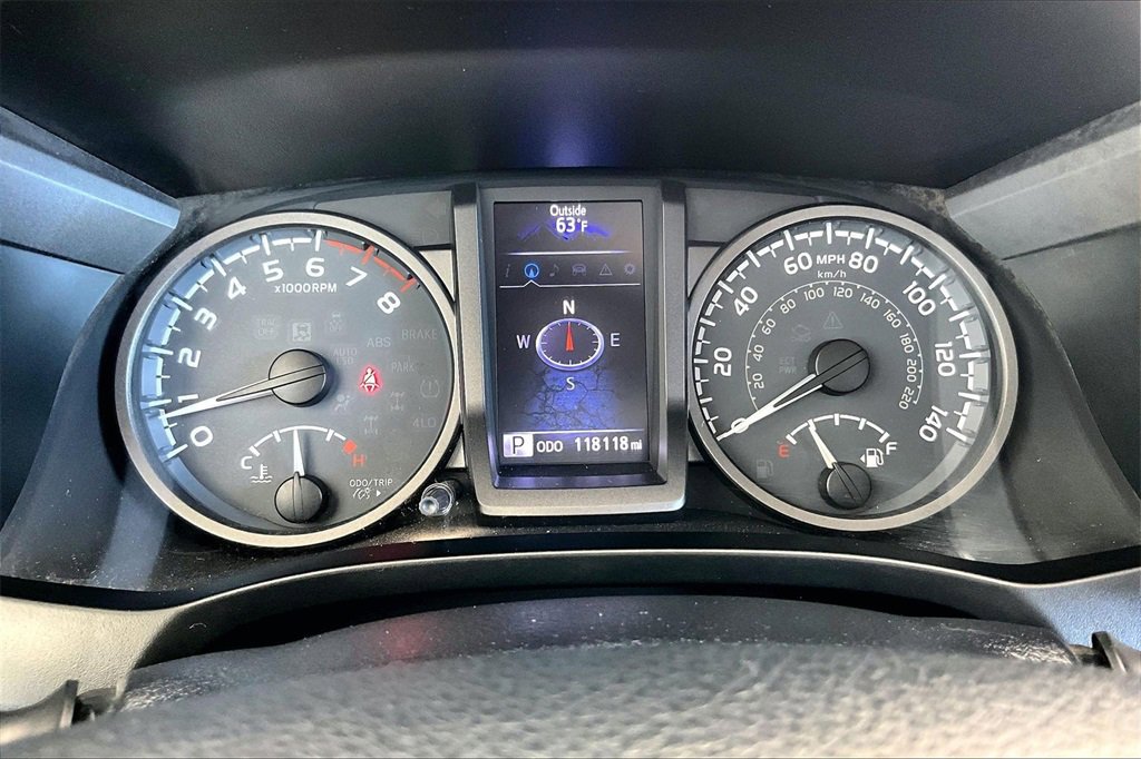 Used 2017 Toyota Tacoma TRD Sport image 14