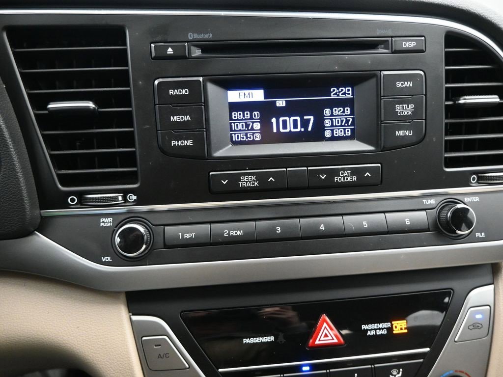 Used 2017 Hyundai Elantra SE w/ Cargo Package image 14