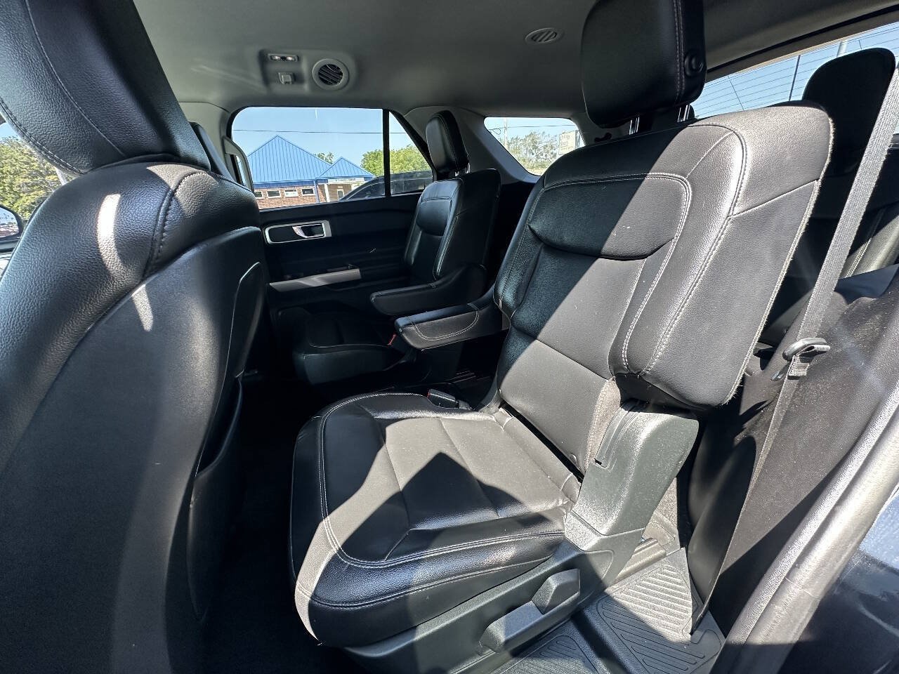 Used 2020 Ford Explorer XLT w/ Equipment Group 202A RWD image 18
