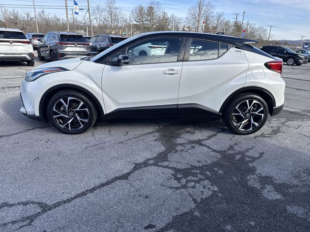 Used 2020 Toyota C-HR XLE image 3