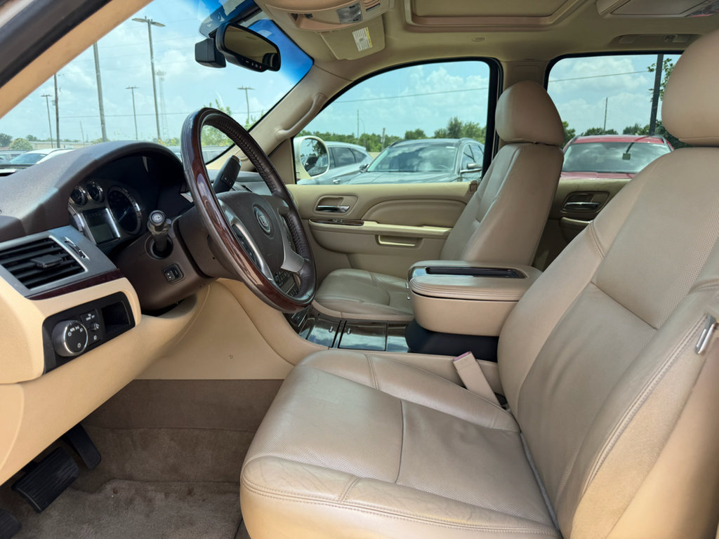 Used 2013 Cadillac Escalade ESV Luxury RWD image 10