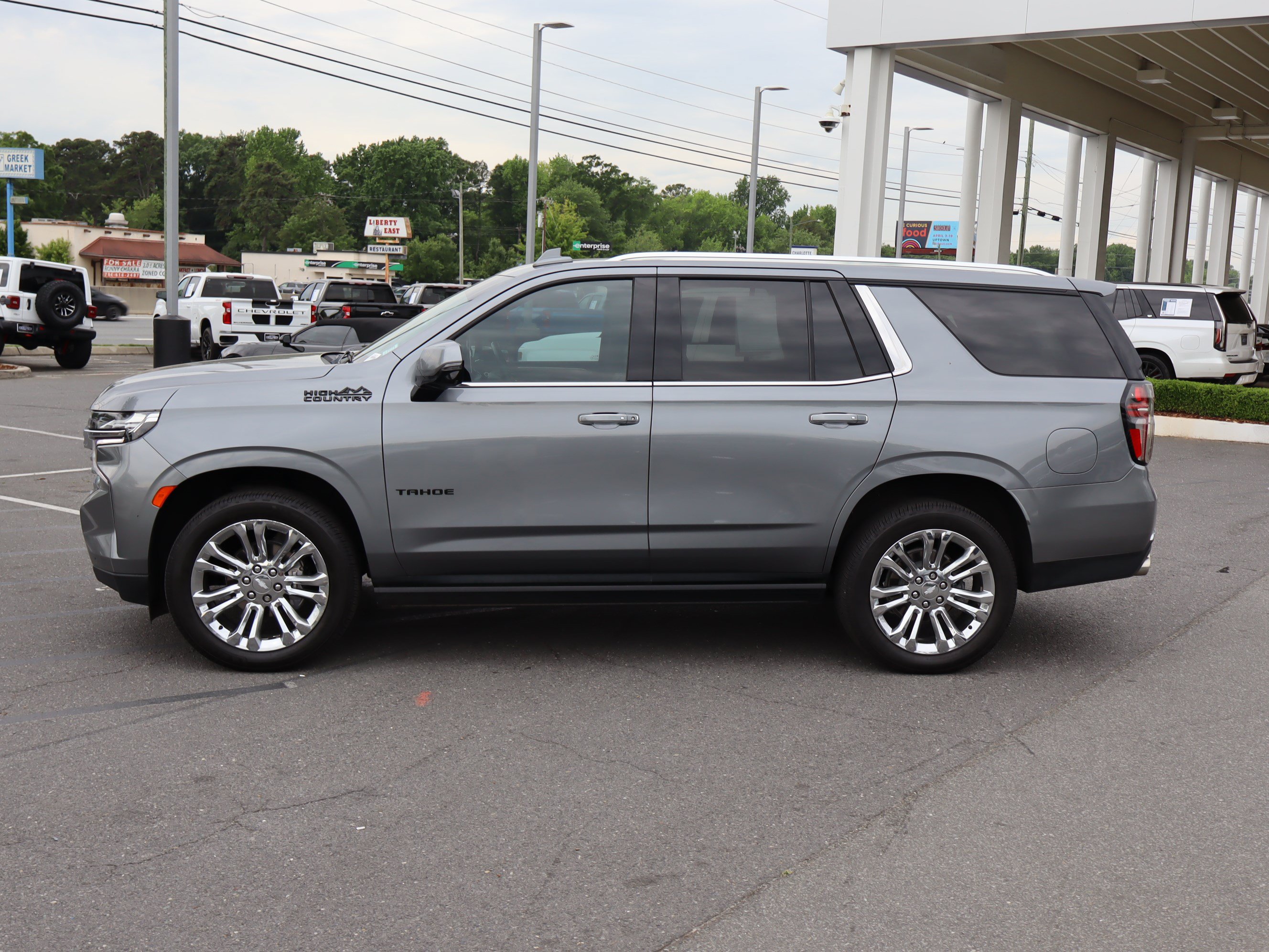 Used 2022 Chevrolet Tahoe High Country w/ Max Trailering Package AWD/4WD image 7