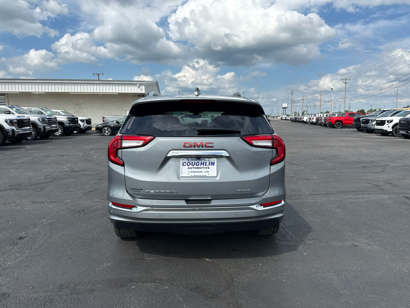 Certified 2023 GMC Terrain Denali w/ Denali Premium Package AWD/4WD image 4