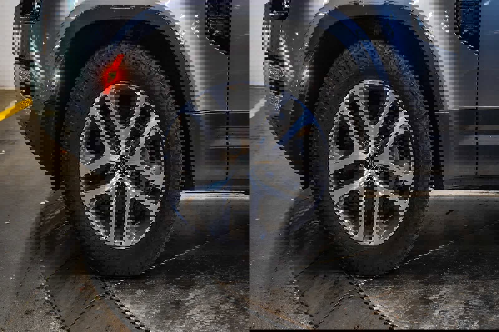 Used 2020 Land Rover Defender 110 HSE image 9