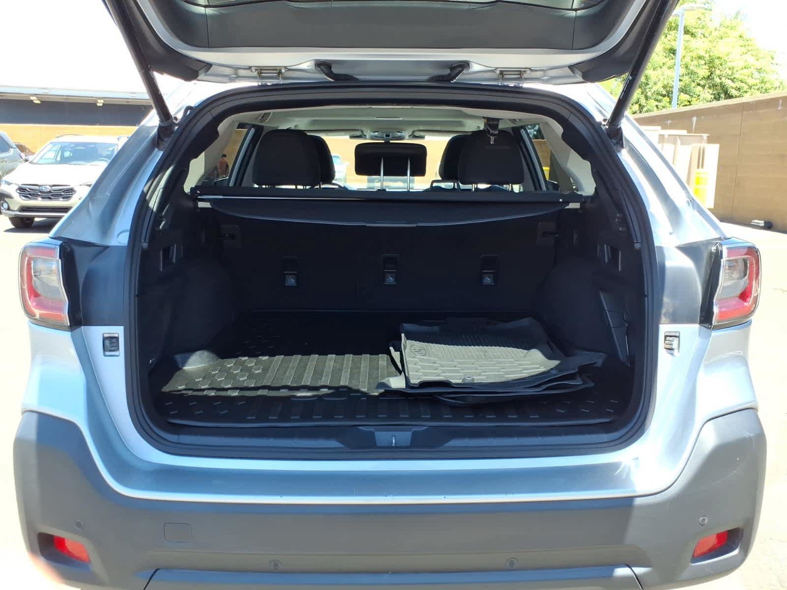 Certified 2025 Subaru Outback Onyx Edition AWD/4WD image 16