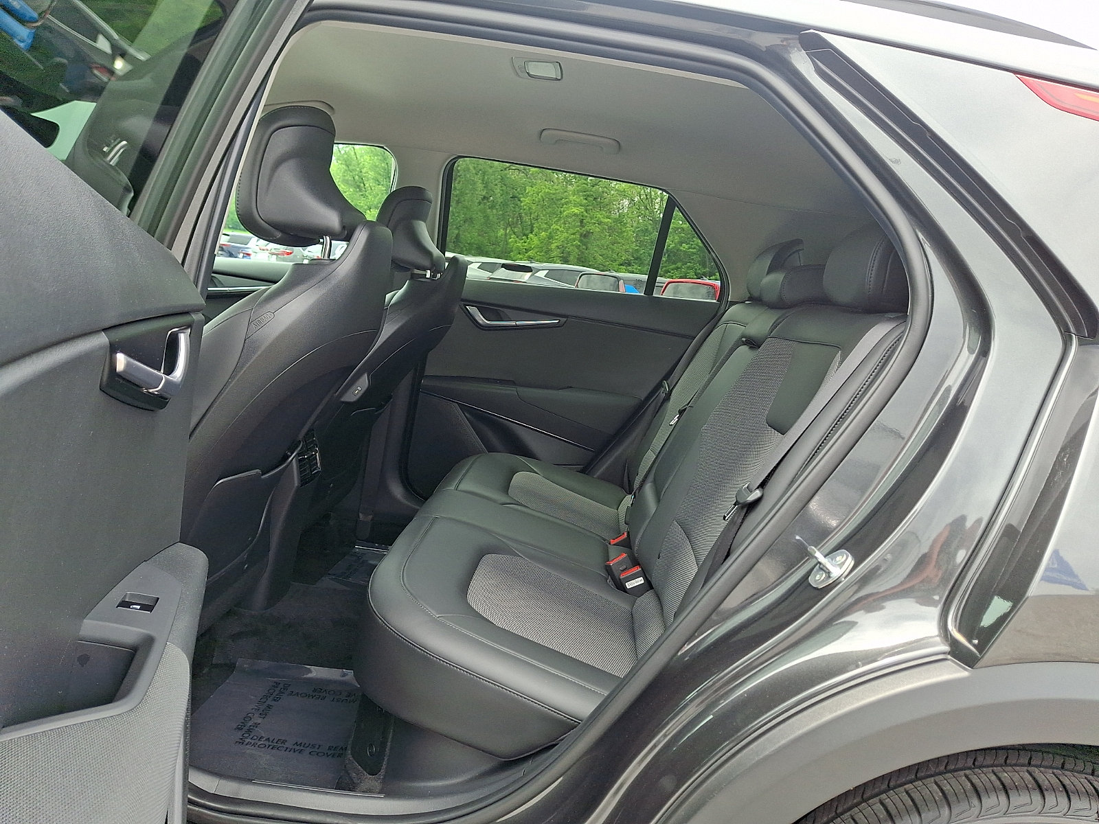 Certified 2024 Kia Niro EX FWD image 10