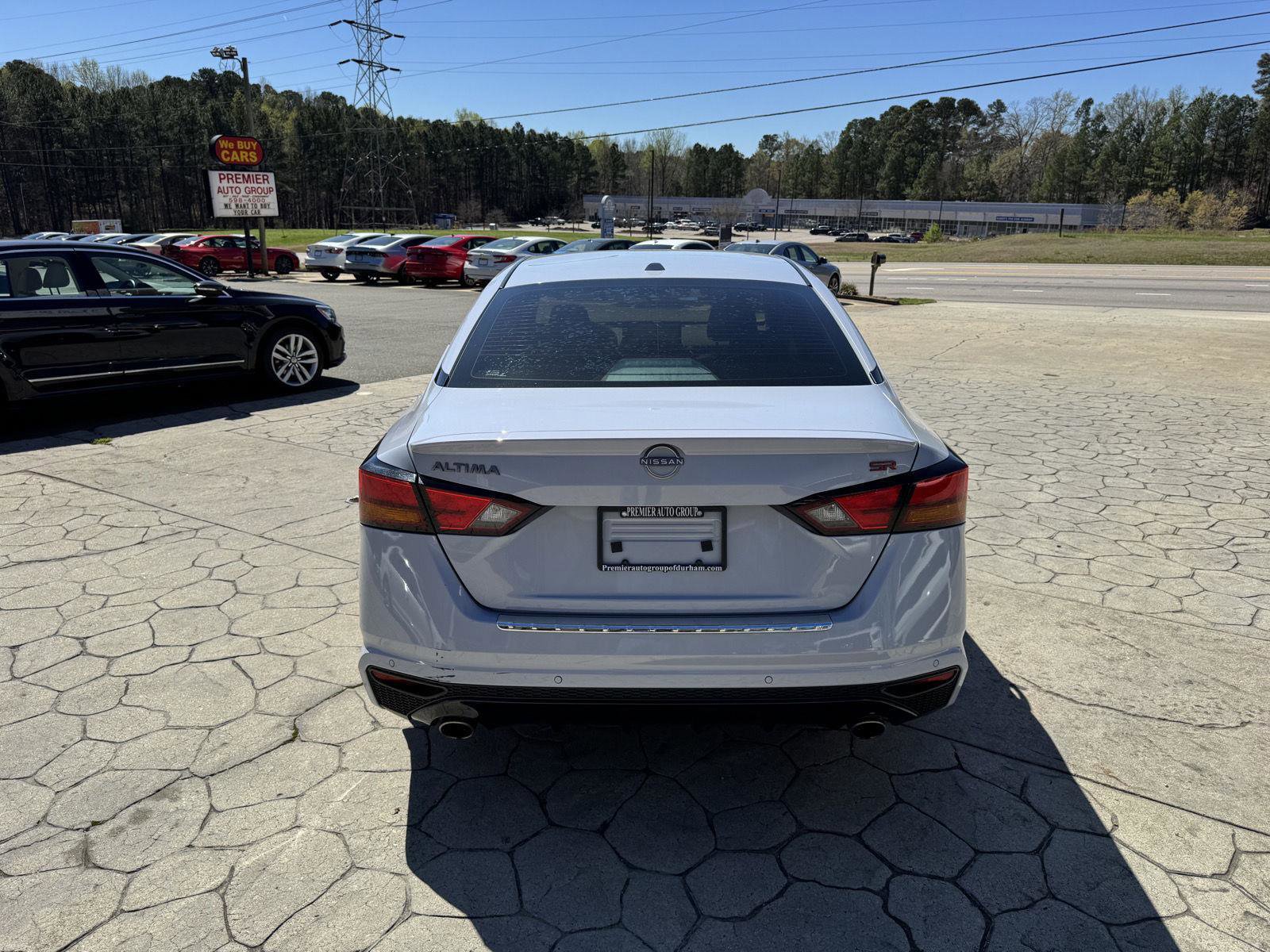 Used 2023 Nissan Altima 2.5 SR w/ SR Premium Package image 11