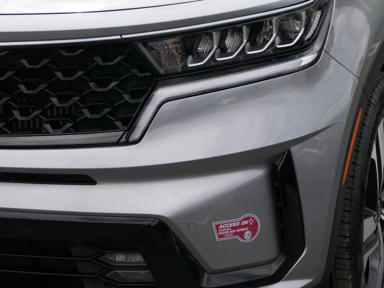 Used 2024 Kia Sorento EX AWD/4WD image 9
