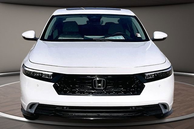 Used 2023 Honda Accord Touring image 3