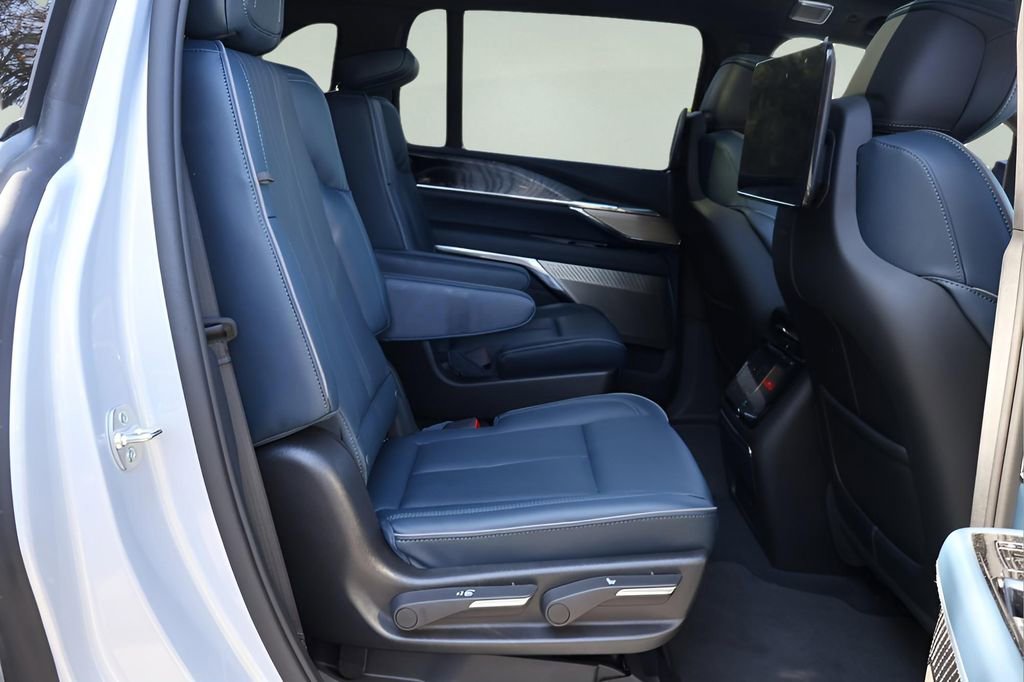 New 2025 Cadillac Escalade IQ Sport 2 w/ LPO, ONYX Package image 22