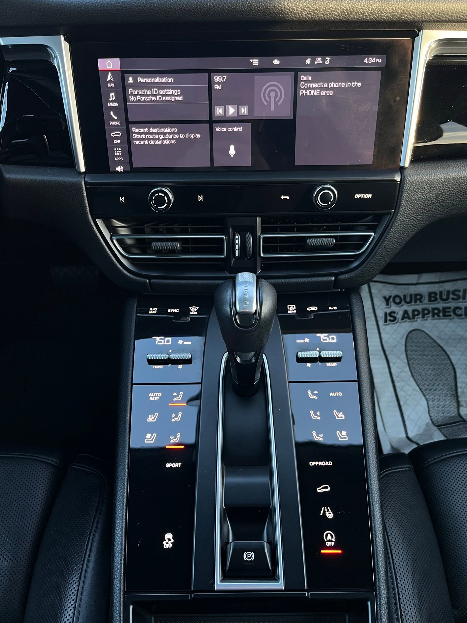 Used 2022 Porsche Macan image 17