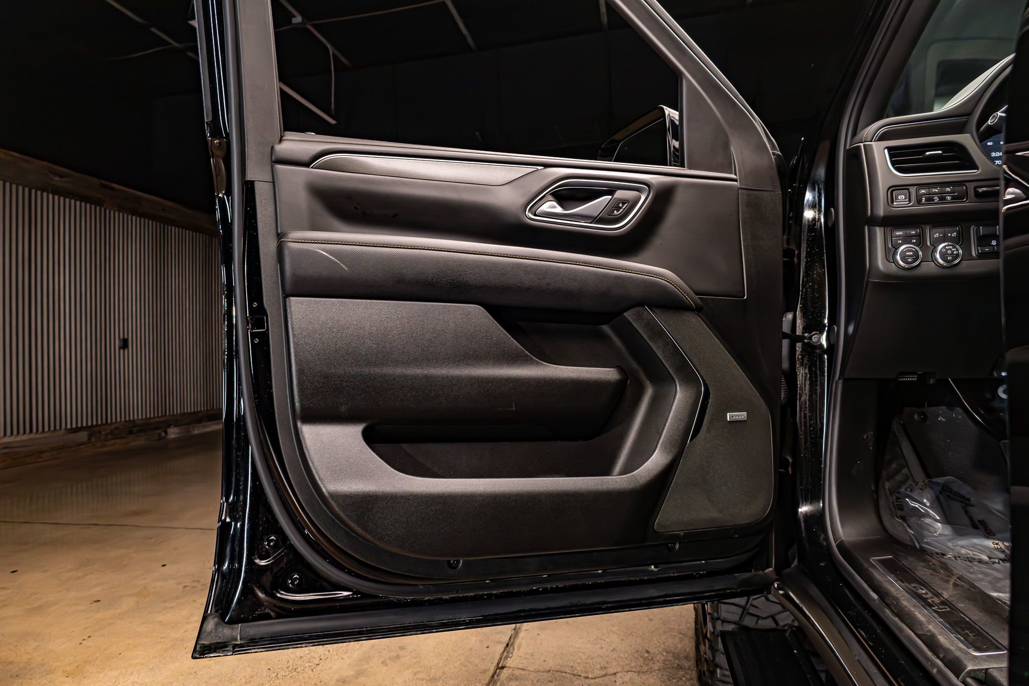 Used 2024 GMC Yukon AT4 w/ AT4 Premium Plus Package image 29