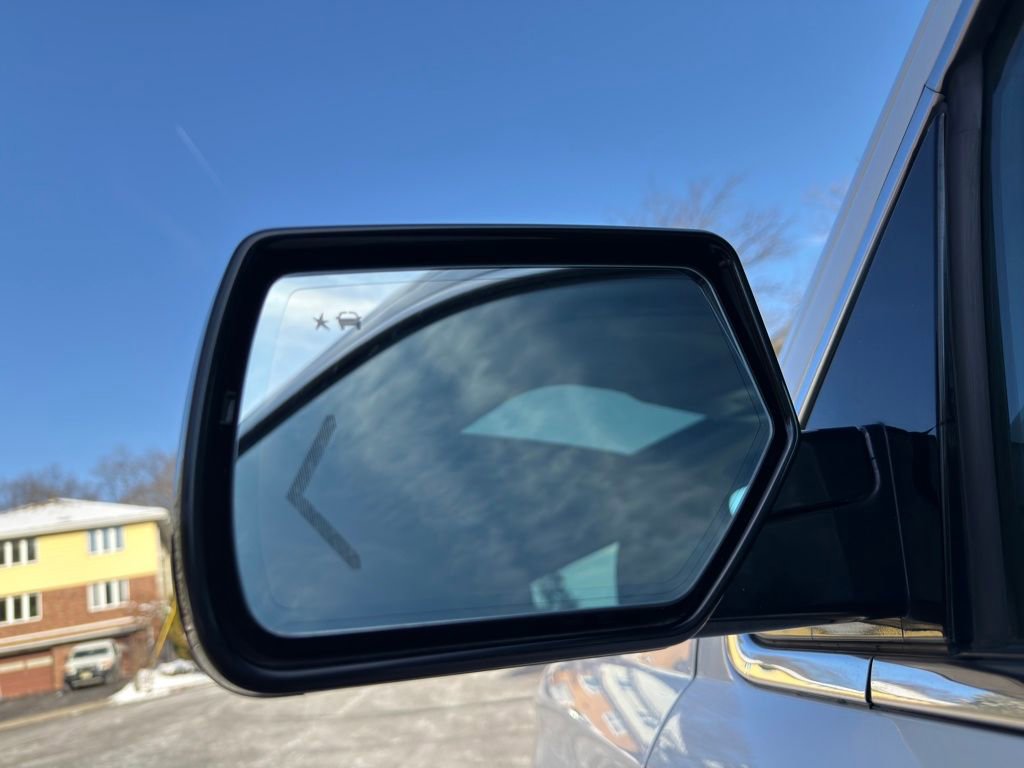 Used 2017 GMC Yukon XL SLT w/ Open Road Package image 10