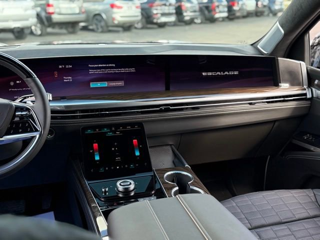 Used 2026 Cadillac Escalade Platinum Sport w/ LPO, Floor Liner Package image 30