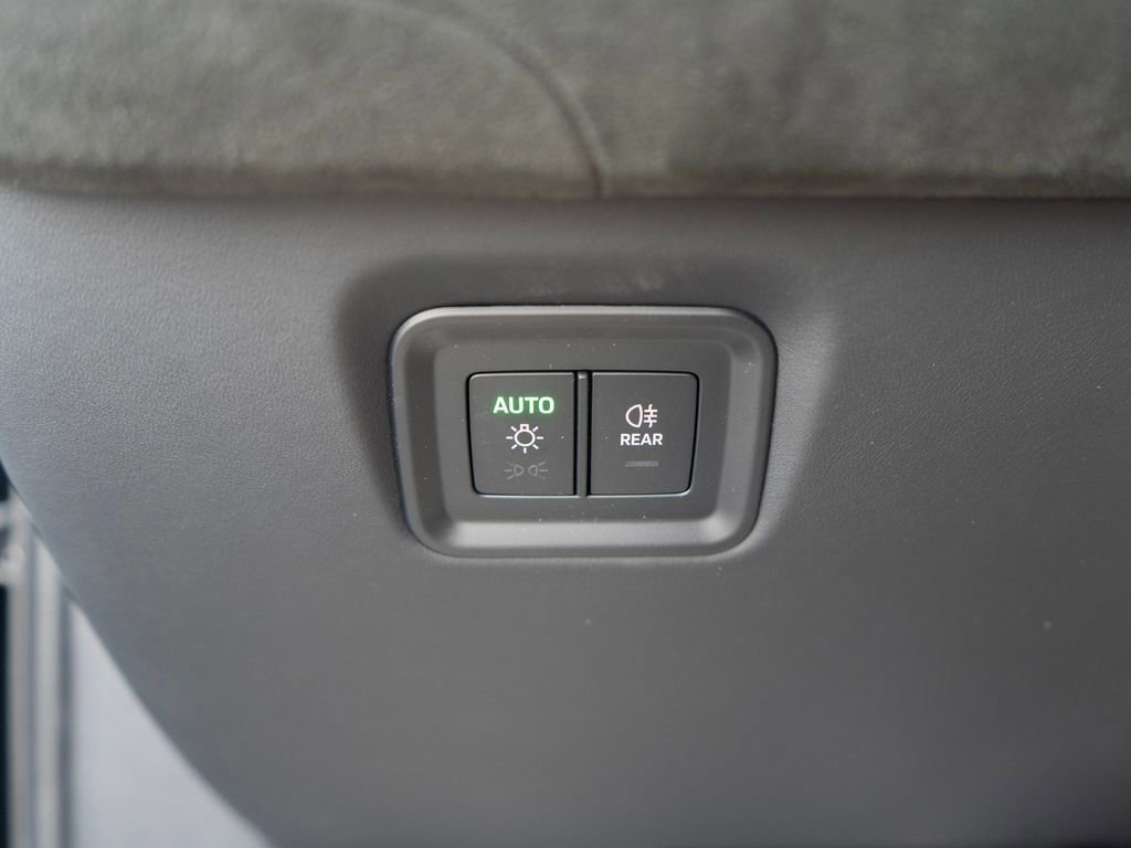 New 2026 Porsche Cayenne Turbo GT image 21